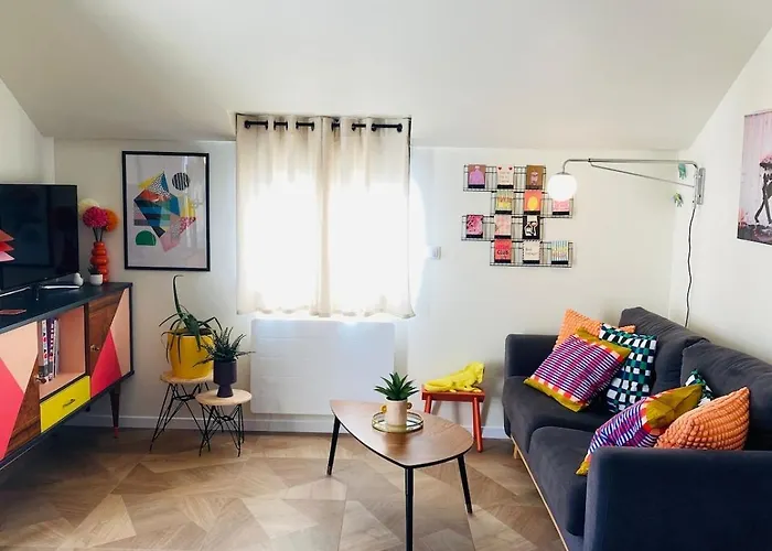 La Capucine Nyaraló