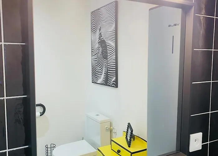 La Capucine Nyaraló