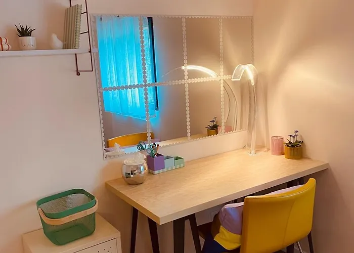 La Capucine Nyaraló